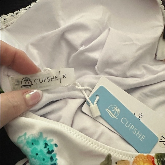 Cupshe Size XL White/Orange Floral Padded One-Piece Halter Swimsuit. - Picture 6 of 10